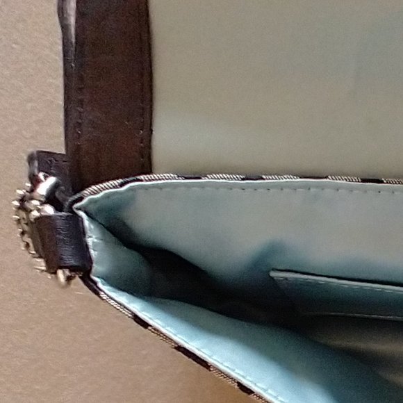 Coach clutch purse - Authentic - 8.5" (L) x 5" (H) with detachable strap - Picture 13 of 15